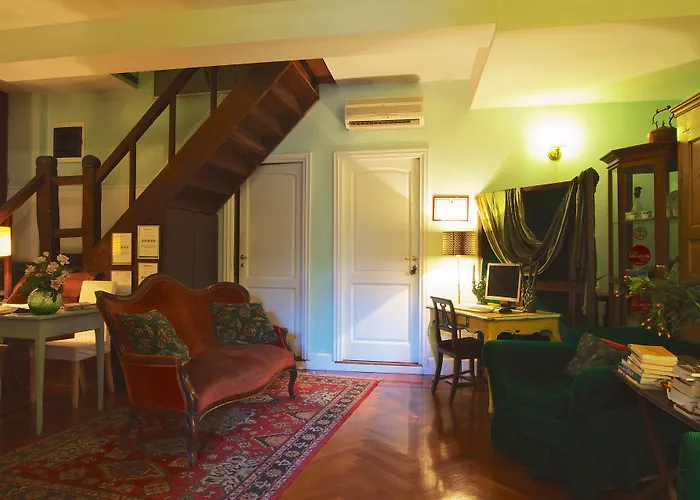 Arco Dei Tolomei Bed & Breakfast 4*