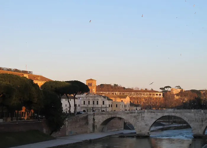 Arco Dei Tolomei 4* Roma